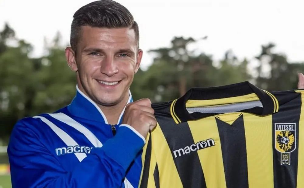 伯恩茅斯的 伯恩茅斯的